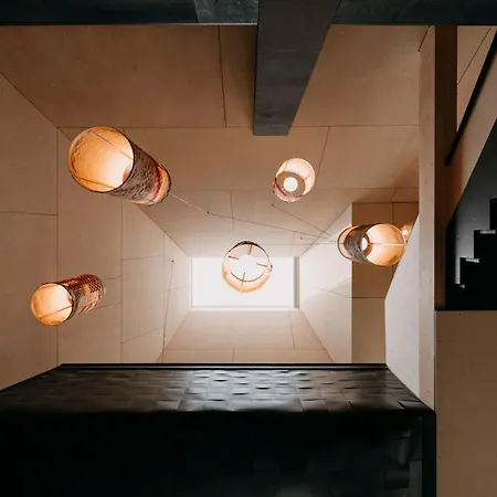 - Feuer Und Flamme יינה